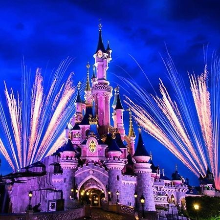 Luxury Brand New Art Deco Disneyland Chalifert Exterior photo